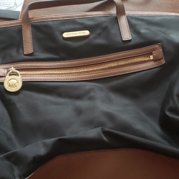 Michael Kors Handbags - Michael Kors tote bag
